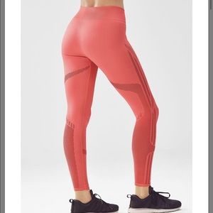 Seamless High-Waisted Pink Mesh Leggings